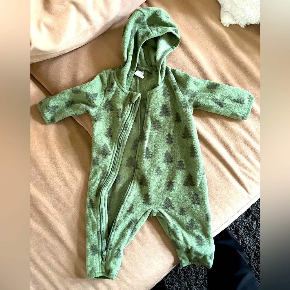 Green fleece outerwear, lindex (Norway brand) size 56 cm/ 1-2 months